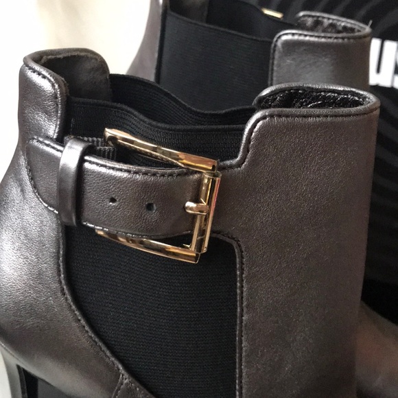 🛑CLEARANCE🛑 NEW Just Cavalli Silver Leather Ankle Booties - Picture 7 of 8